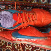 کفش فوتبال سالنی