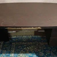 میز تحریر و کامپیوتر