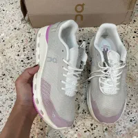 کفش کتونی|کیف، کفش، کمربند|گنبد کاووس, |دیوار