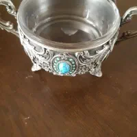 دوعددقندان داخل شیشه ای