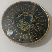 ساعت و تابلو در حد نو