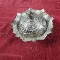 یک عدد قندان
