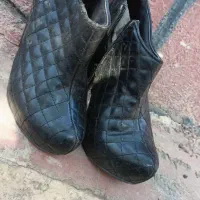 نیم پوت شنل دوزی ساده پشت زیپ دار چرم طبیعی