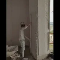 کارگر برای گچ کاری