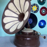 گرامافون قدیمی آنتیک عتیقه