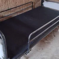 تخت خواب بیمارستانی