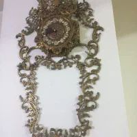 ساعت برنجی قدیمی با عدد های یونانی