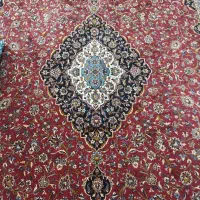 فرش دو تیکه پارگی داره