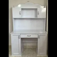 میز تحریر کتابخانه دار