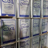 تعدادی حلب خالی ۱۶ کیلویی روغن مناسب خرما
