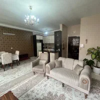 100-متر-فوق-لوکس-فروشی-پیروز