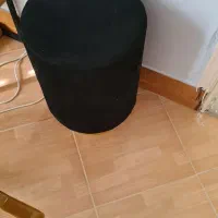 پاف و صندلی کنار سالنی کاملا نو نو و سالم