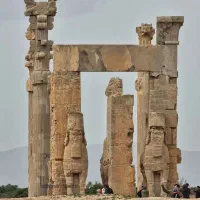 تور تخت جمشید نقش رستم و پاسارگاد رفت و برگشت