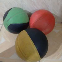 سه عدد توپ بسکتبال