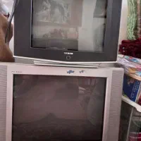 دو عدد تلویزیون