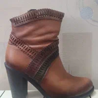 بوت چرم اصلی در حد نو سایز ۴۰