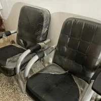 ۴عددصندلی و میز عسلی