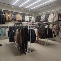 فروشنده خانوم