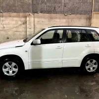 سوزکی بی رنگ