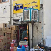 فروش منزل دو طبقه با مغازه سوپری فعال ولیعصر|فروش خانه و ویلا|شیراز, سایت اداری|دیوار