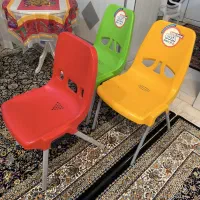 صندلی پلاستیکی رزا  در حد نو