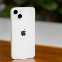 اپل iPhone 13 با حافظهٔ ۱۲۸ گیگابایت