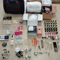 وسایل کاشت ناخن یکجا فروخته می‌شود