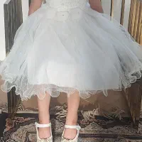 پیراهن ها همه در حد نو هستن