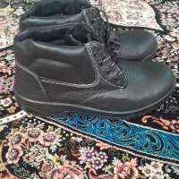 کفش کار|کیف، کفش، کمربند|قم, شهر قائم|دیوار