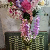 گلدان گل با کل گل تمیز ومرتب