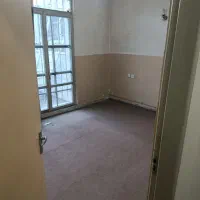 ویلایی درب از ساختمان با پارکینگ