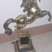 اسب برنز پایه سنگ