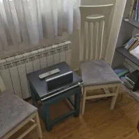 دو عدد صندلی چوبی ساده سفید