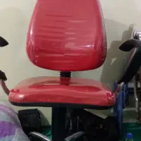 صندلی گردون نو کم استفاده شده