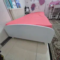 فروش فوری تخت نوجوان دخترانه ۹۰×۲۰۰ + تشک خوشخواب|تخت و سرویس خواب|شاهین‌شهر, شهرک میلاد|دیوار