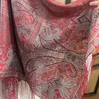 تعدادی شال و روسری|لباس|ماسال, |دیوار