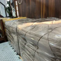 ۴عدد صندلی نیمکتی چرم با میز