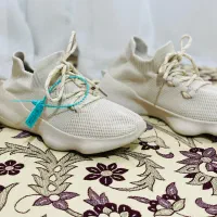 کفش|کیف، کفش، کمربند|فیروزآباد (فارس), |دیوار