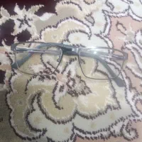 عینک پیداکردم|اشیا|دهگلان, |دیوار