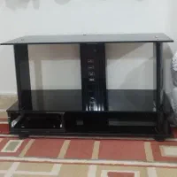 میز زیر تلویزیون شیشه ای