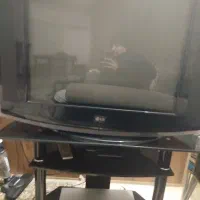 تلویزیون قدیمی طرح ال سی دی تمیز