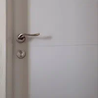 نصاب دربهای چوبی اتاقی سرویس ورودی کابینت وقرنیز|خدمات پیشه و مهارت|ملارد, |دیوار