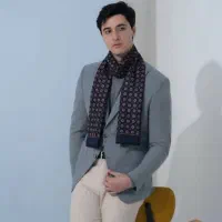 هدیه متفاوت شالگردنی ویژه روز پدر