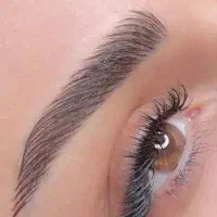 مدل برای میکروبیلیدینگ ابرو