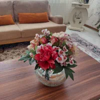 گل مصنوعی با گلدان