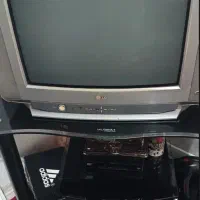 تلویزیون و میز تلویزیون