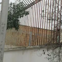 نرده روی دیوار درحد تمیز 2متری