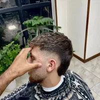 اصلاح مو ۲۰۰ تومان
