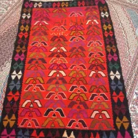 کیلیم دست بافت به فروش می سد