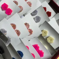 گوشواره رزینی عمده|بدلیجات|اصفهان, برازنده|دیوار